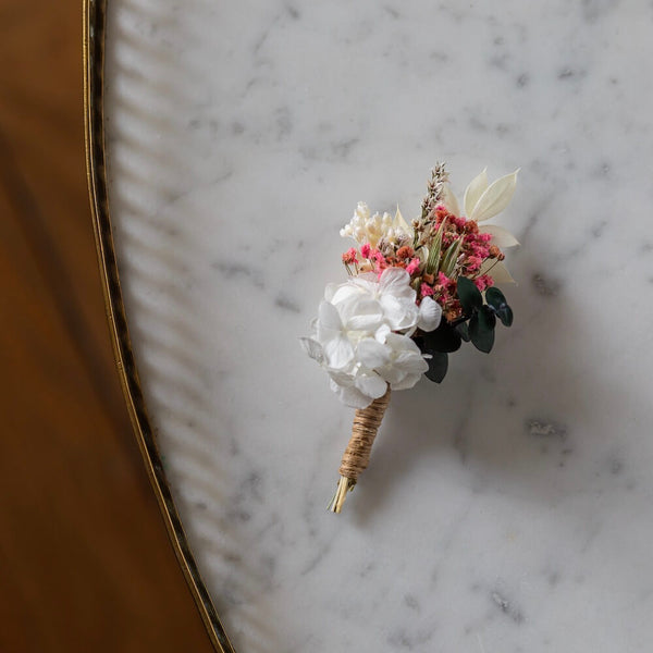 Flowrette Bérénice boutonnière fleurs séchées blanche