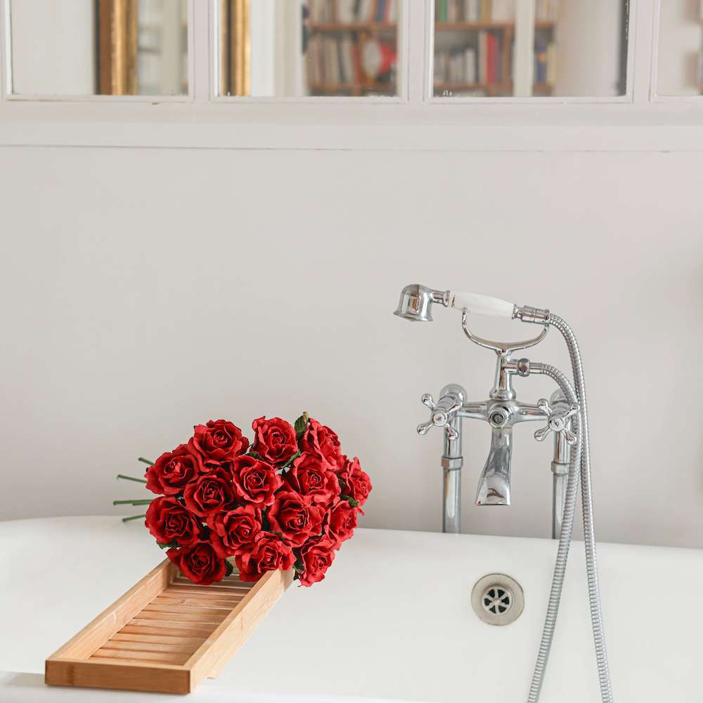 Flowrette Grand Amour bouquet papier roses rouges taille S
