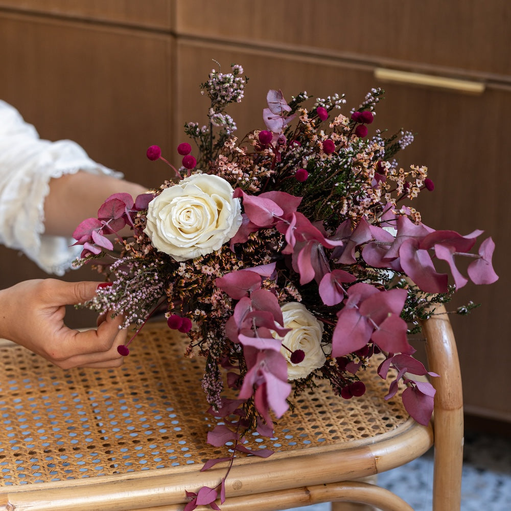 Flowrette Marais bouquet stabilisé roses blanches