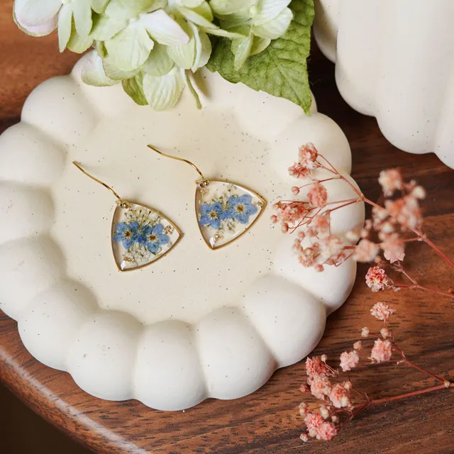 Flowrette Almée boucles d'oreilles fleurs séchées bleues