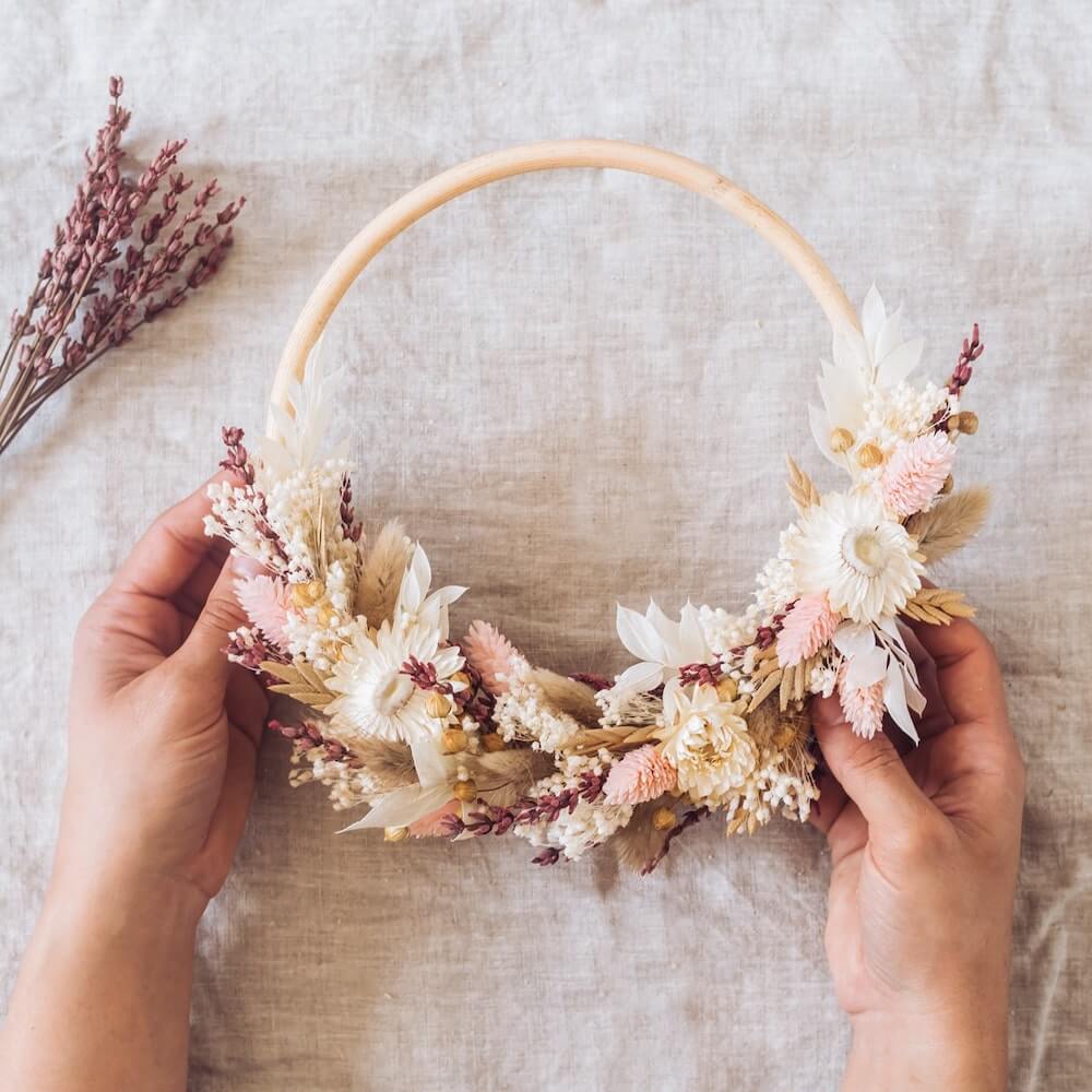 Flowrette Java couronne murale fleurs séchées bambou
