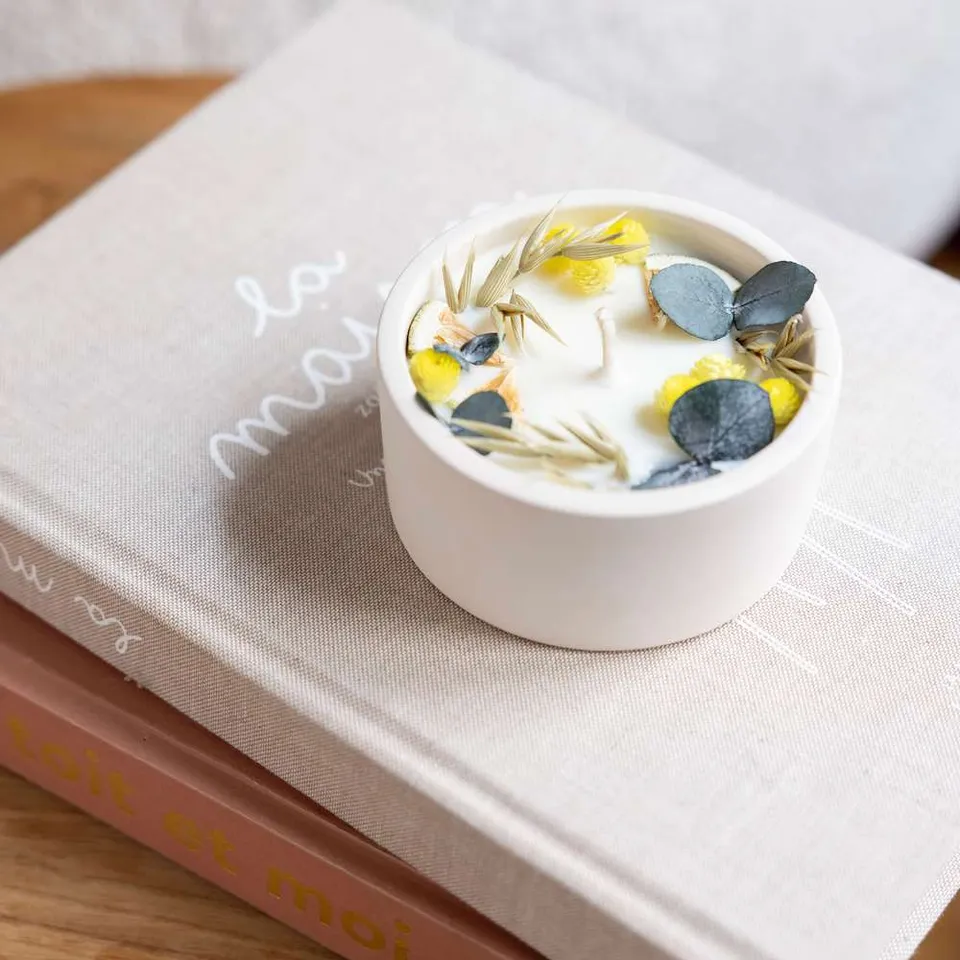 Flowrette Bougie fleurie yuzu cire soja fleurs séchées