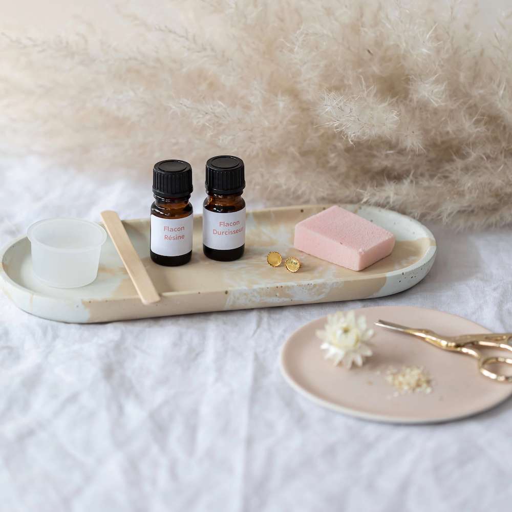 Flowrette kit DIY petites boucles d’oreilles blanches bijou fleuri