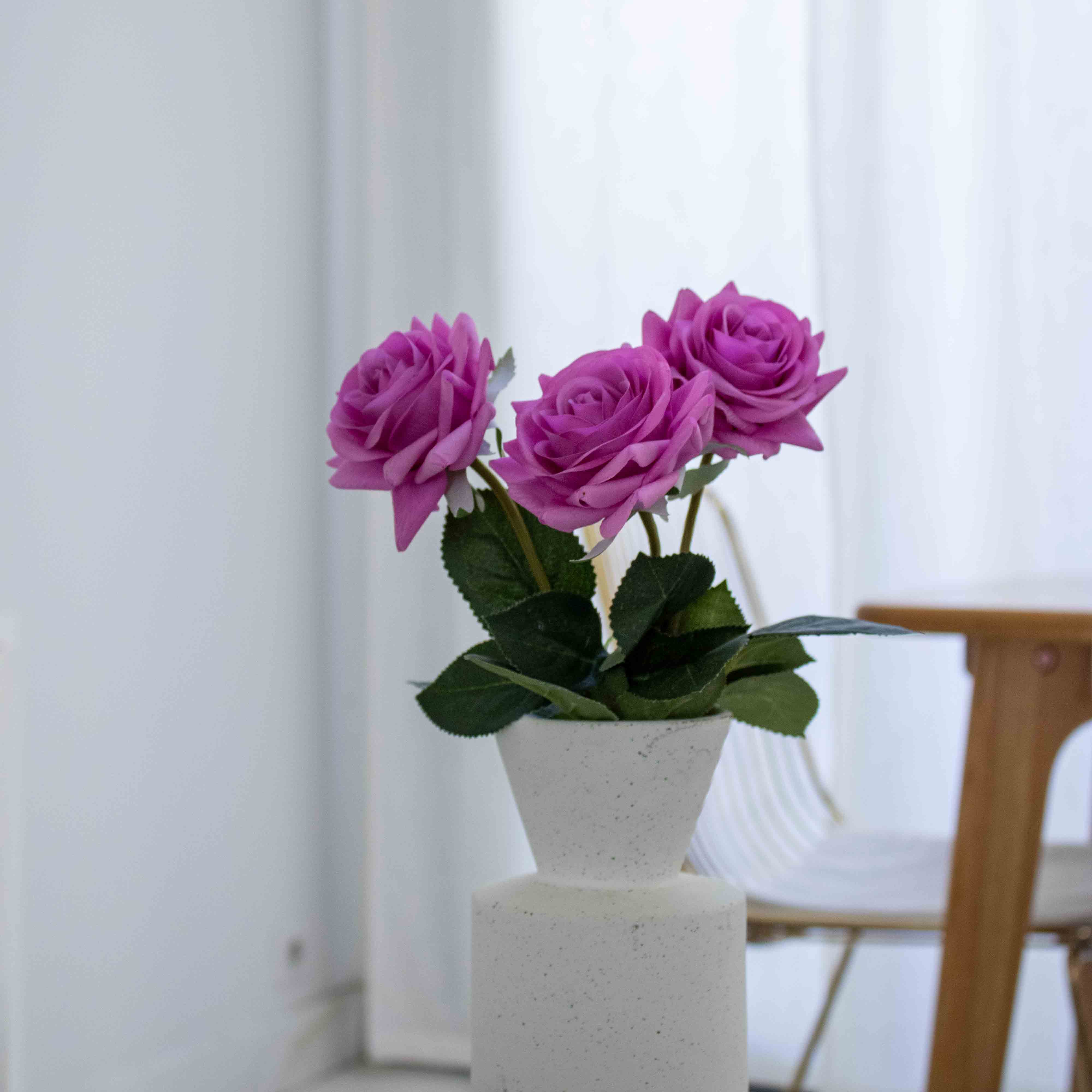 Flowrette Petite rose violette fleur artificielle x1 real touch