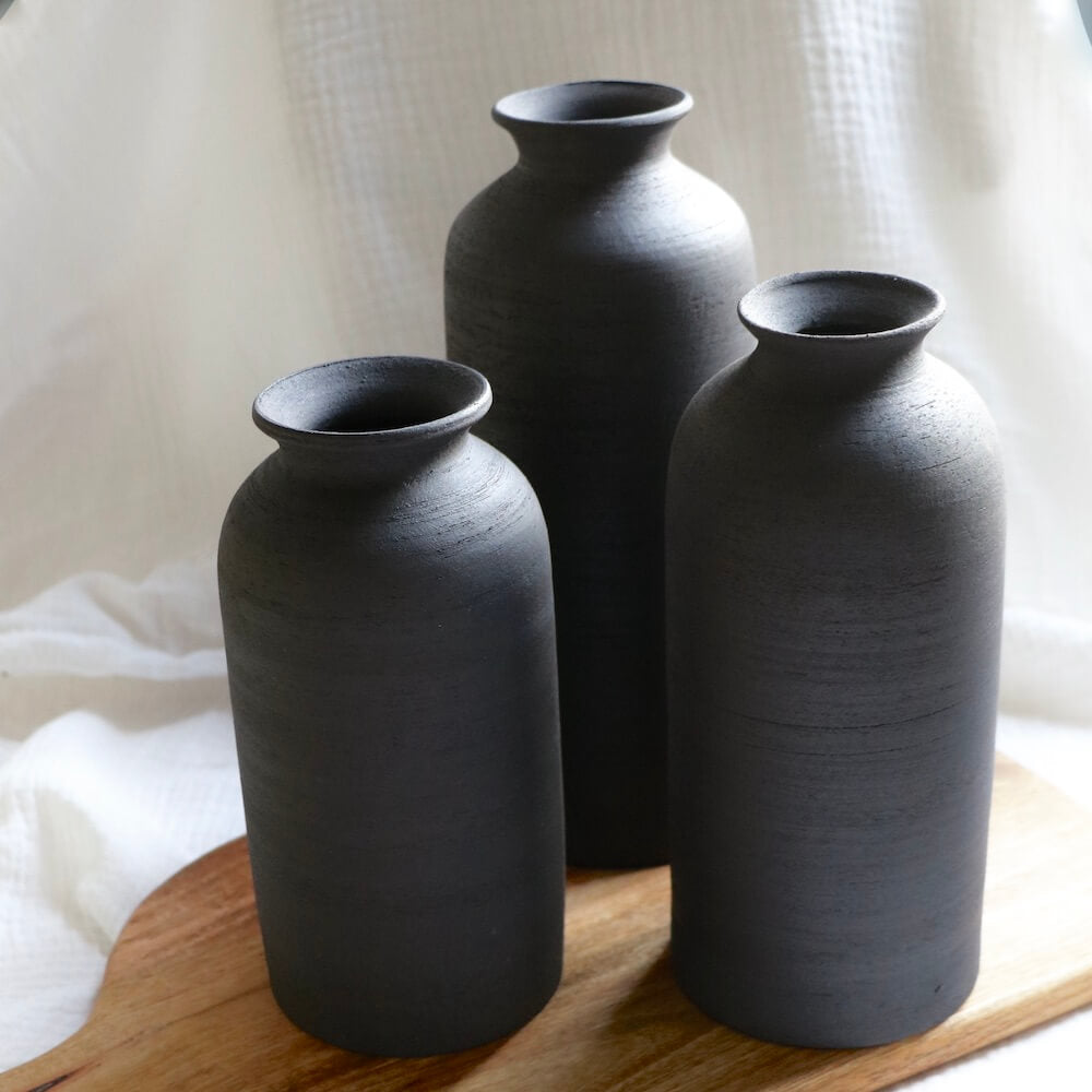 Flowrette Terre Noire vase terre cuite noire taille S