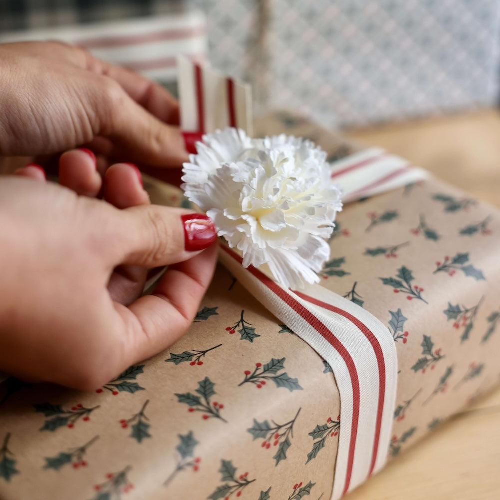 Flowrette Fleurs en papier Oeillet blanc fleur x1 éternelle