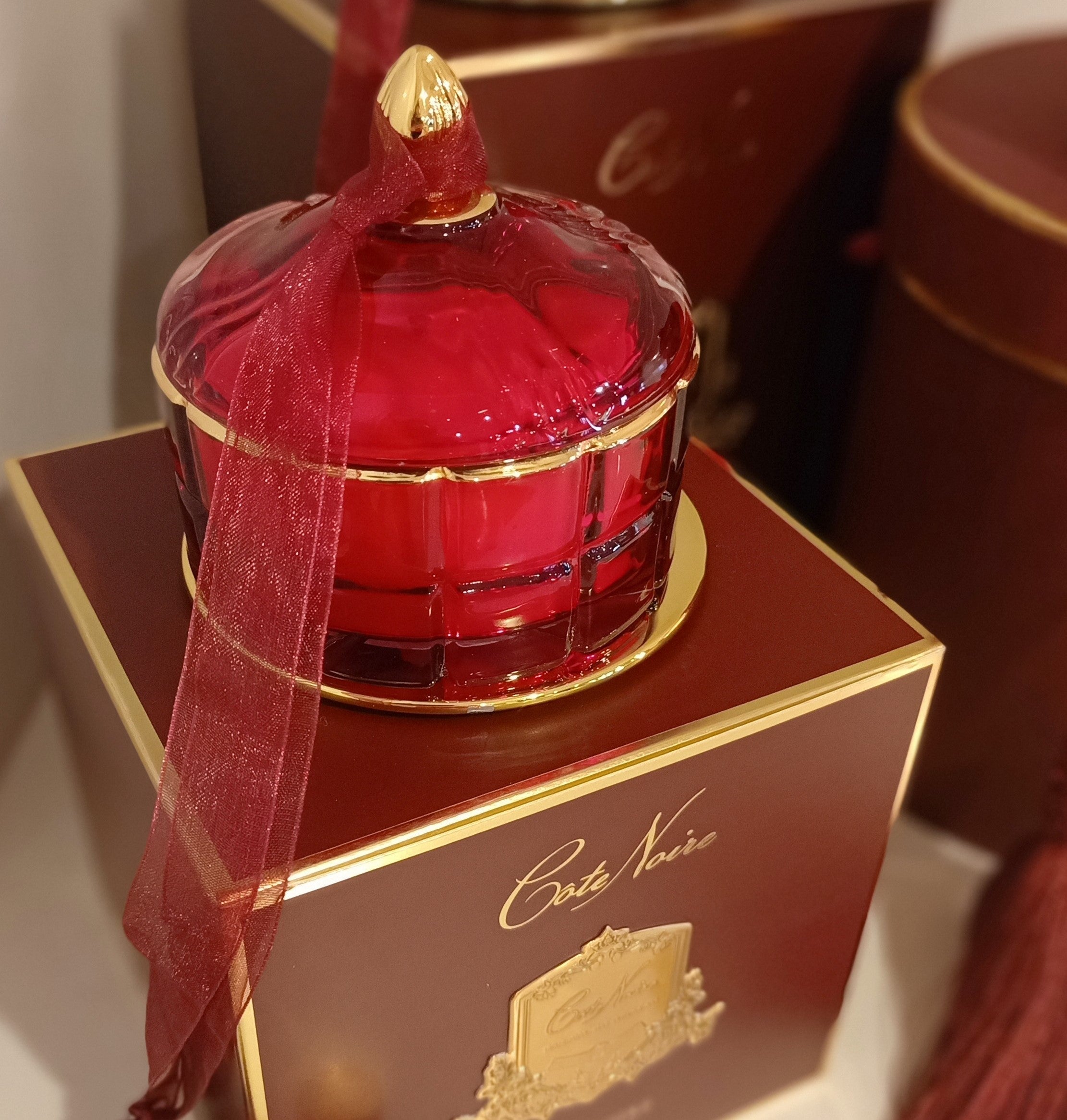 Côte Noire Art Deco GML45017 bougie rose oud rouge 200 g
