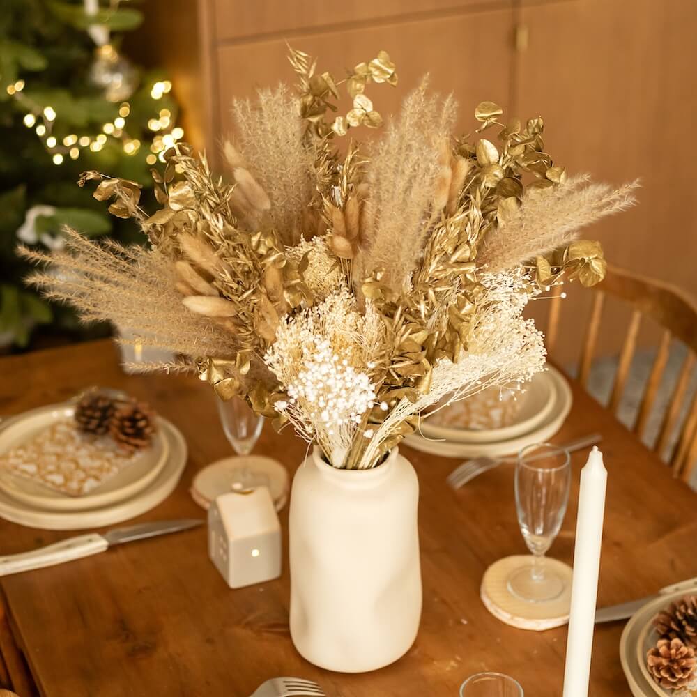 Flowrette Fleurs séchées Bouquet de Noël doré eucalyptus