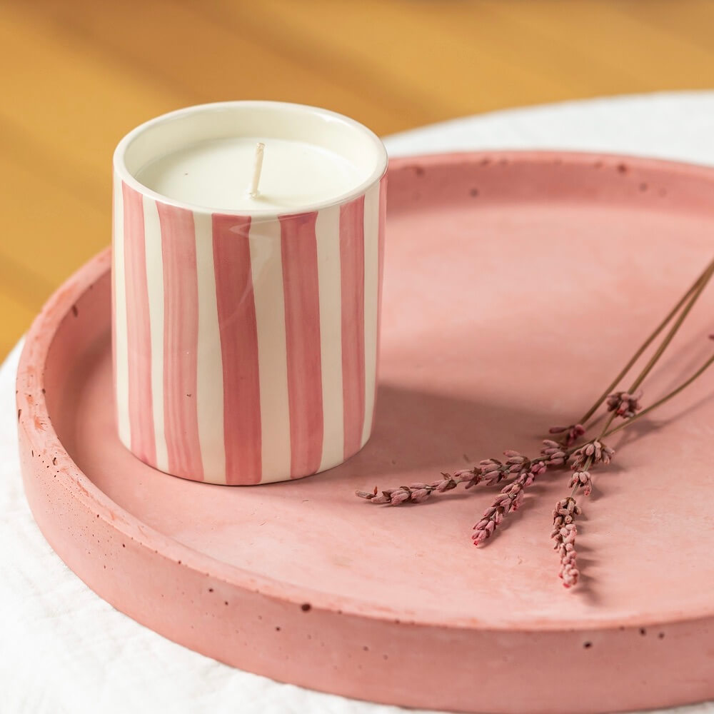 Flowrette Bougie rayée bougie parfumée rose musc soja
