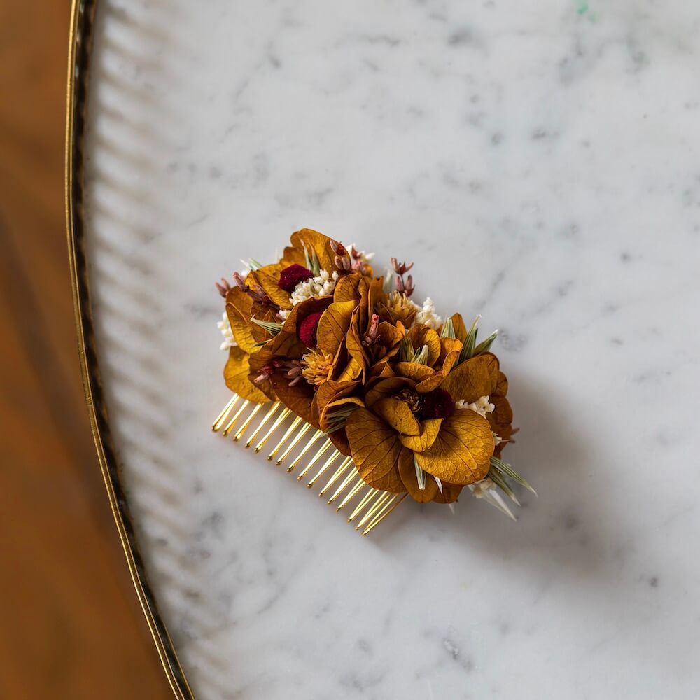 Flowrette Andréa peigne fleurs séchées boutons jaunes