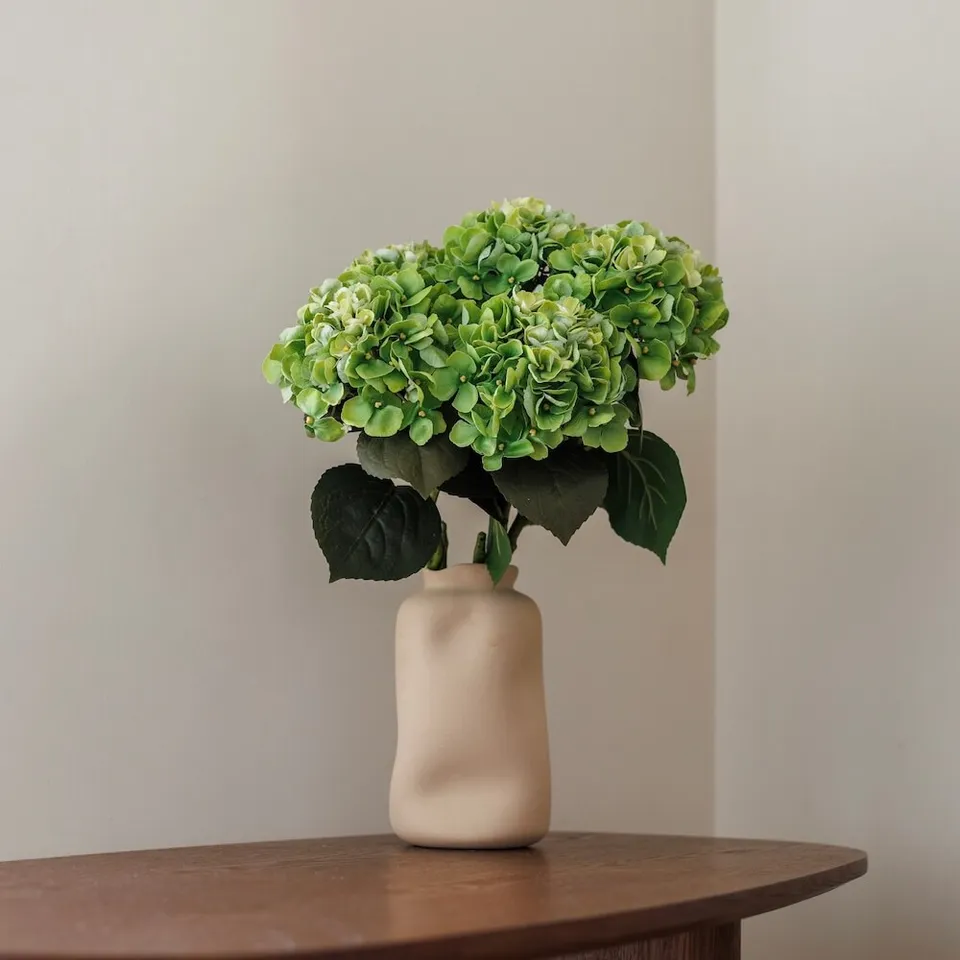 Flowrette Hortensia vert fleur artificielle tige x1