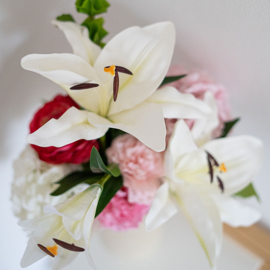 Flowrette Clémence bouquet artificiel blanc rose sans entretien