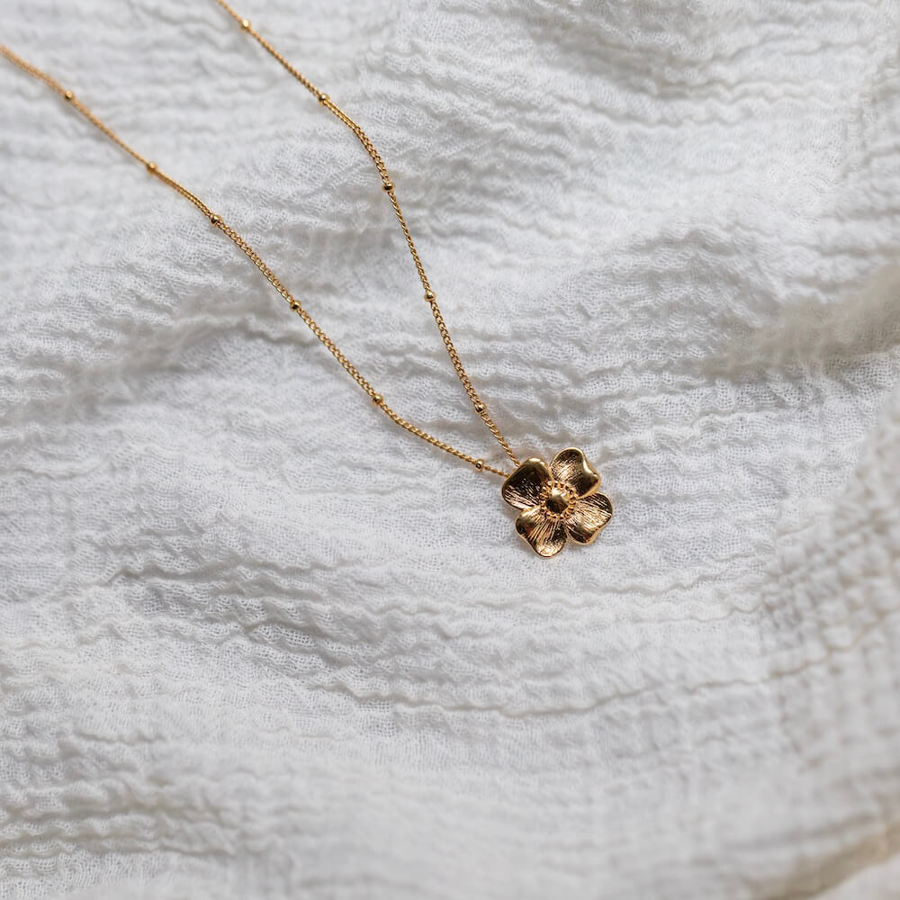 Flowrette Bertille collier plaqué or fleur cerisier fin