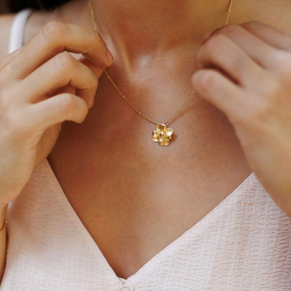 Flowrette Bertille collier plaqué or fleur cerisier fin