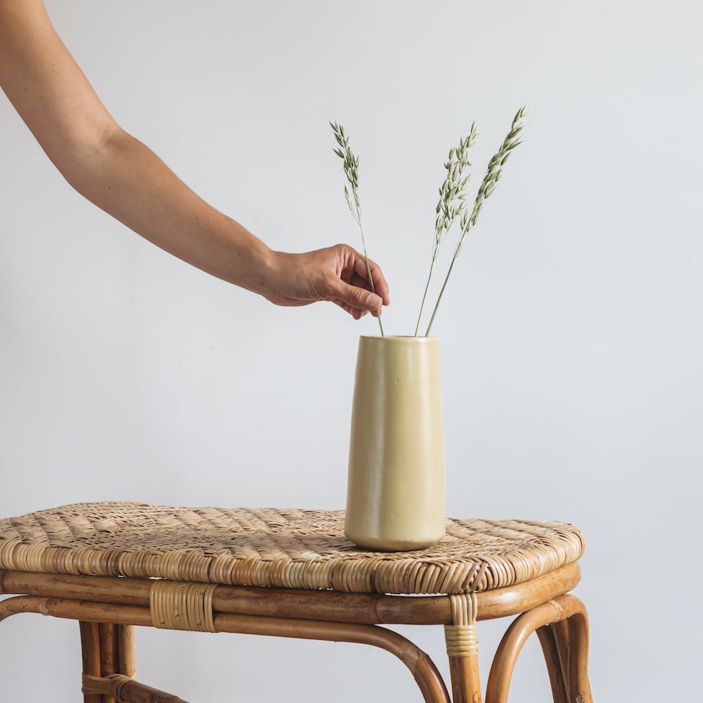 Flowrette Goberlote vase en grès vanille fait main