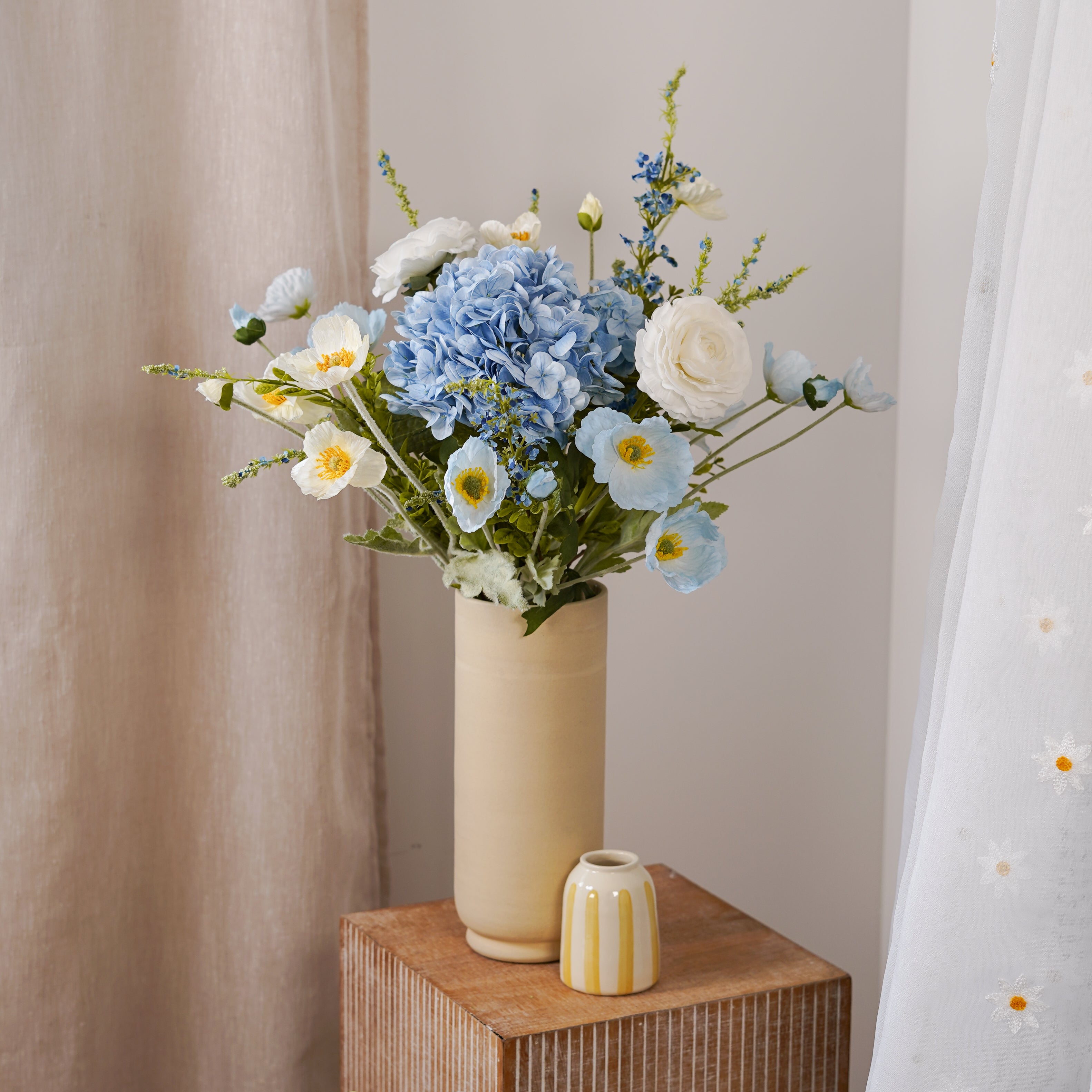 Flowrette Pascale Bouquet Artificiel Bleu Blanc Hortensia