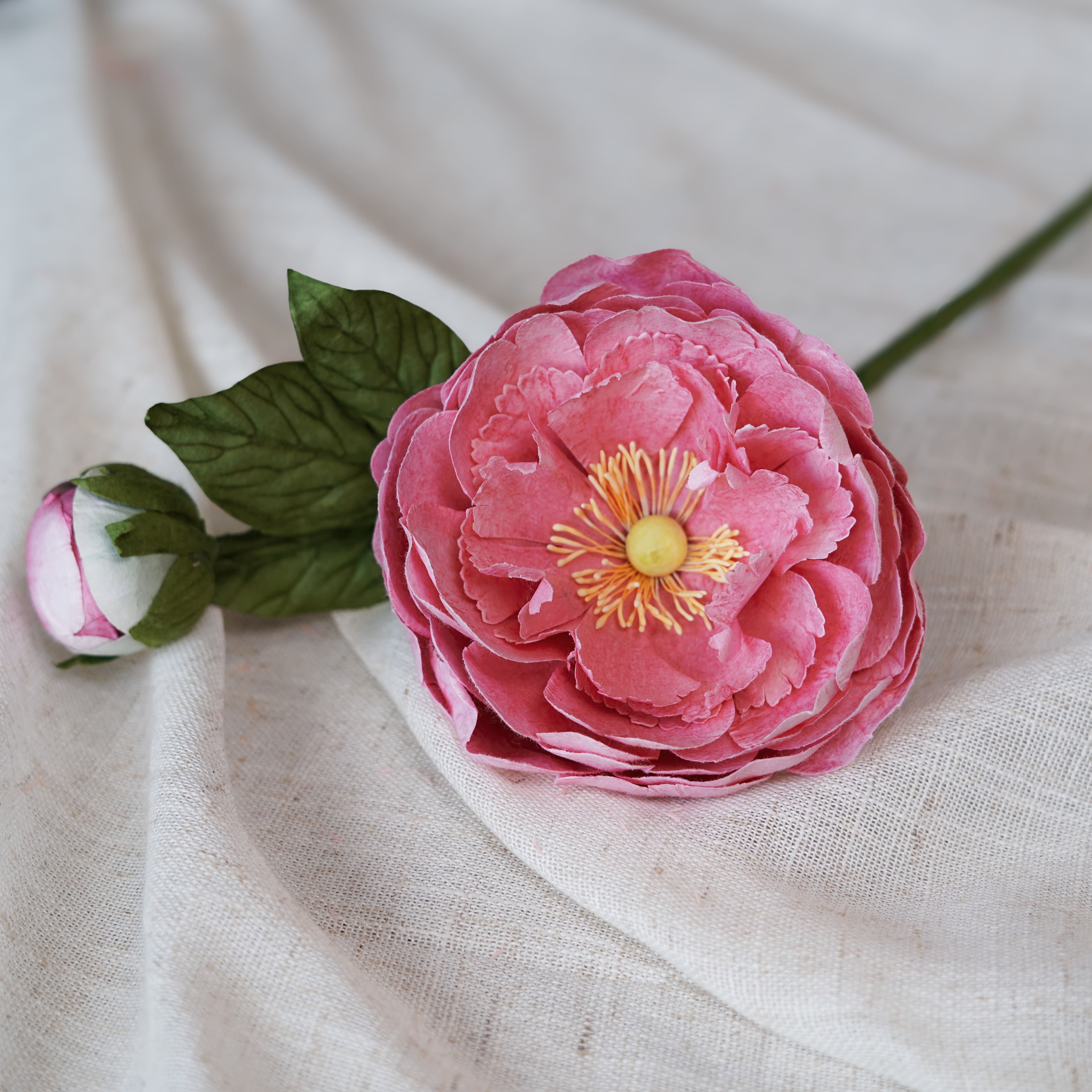 Flowrette Fleurs en papier grande pivoine rose foncé x1