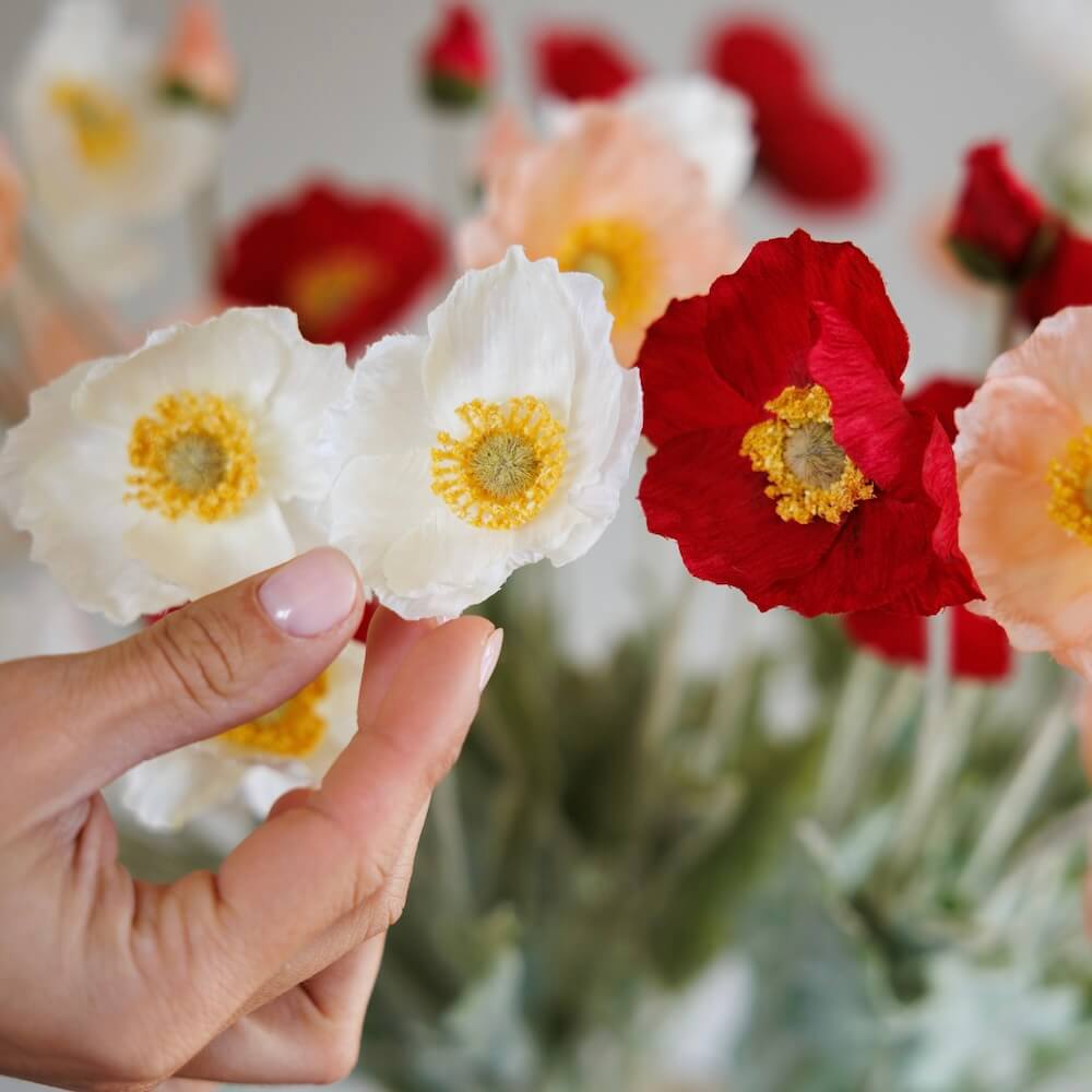 Flowrette Pavots bouquet artificiel corail rouge blanc
