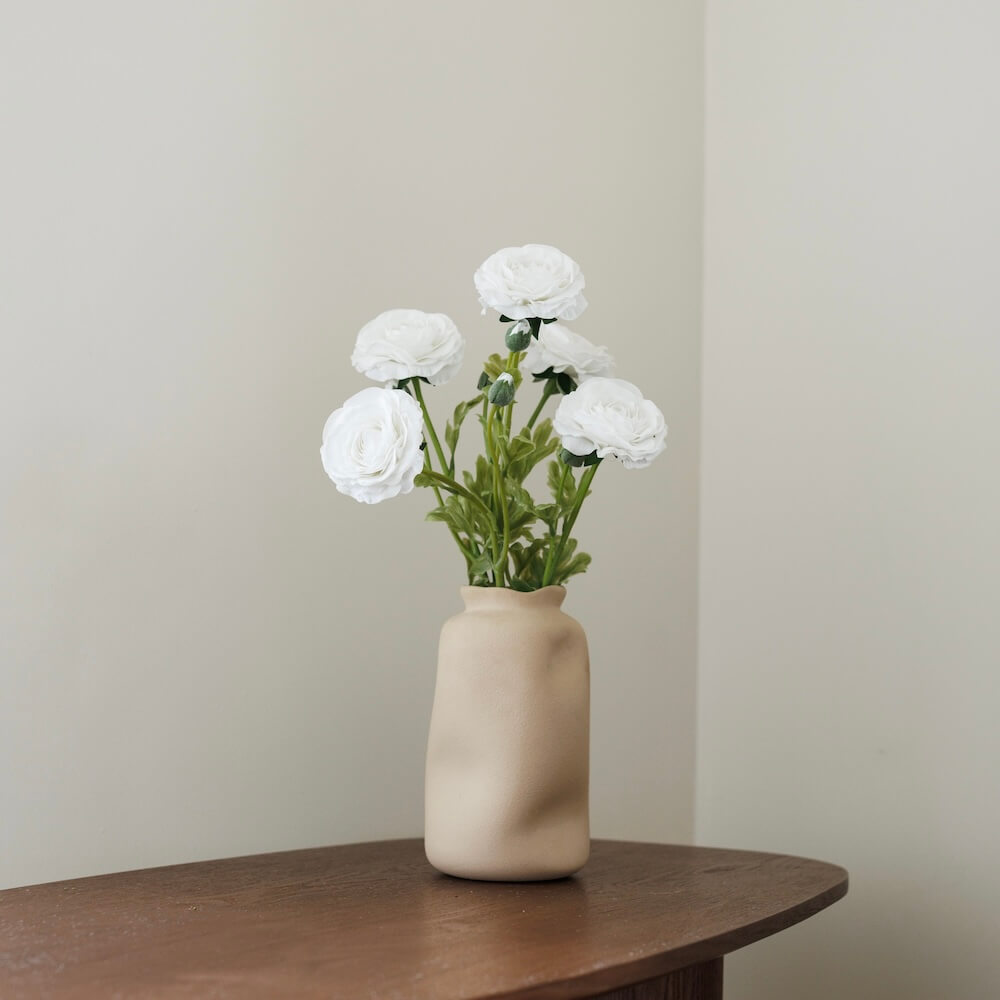 Flowrette Renoncule blanc tige artificielle Real Touch x1