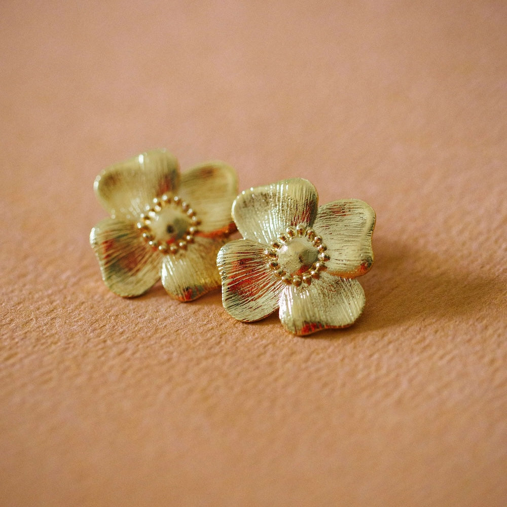 Flowrette Bertille petites boucles d'oreilles plaqué or