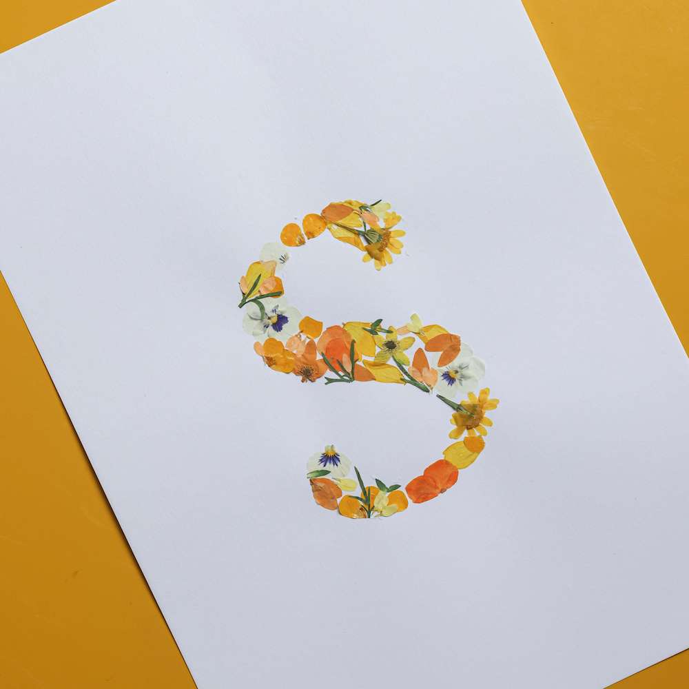 Flowrette Herbier kit DIY fleurs pressées jaune lettre