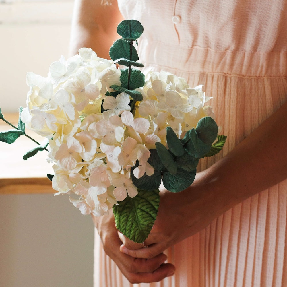 Flowrette Fleurs en papier bouquet hortensia blanc mariée