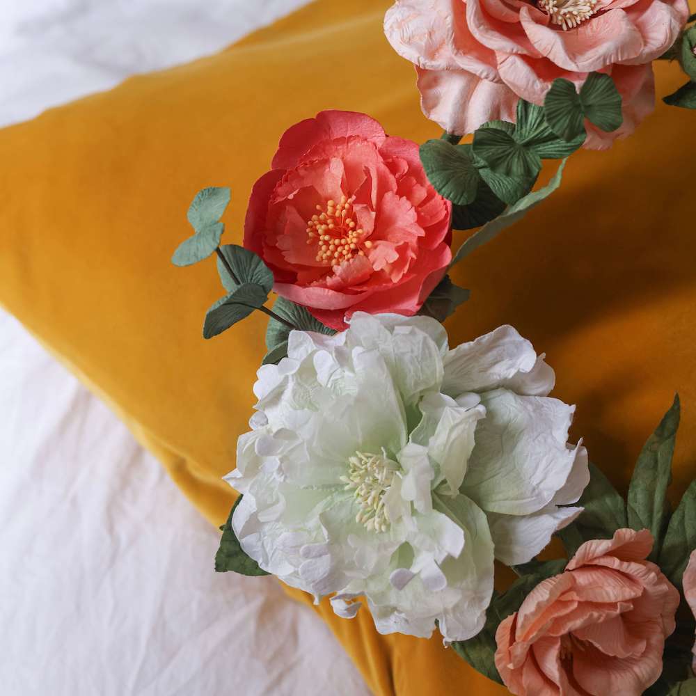 Flowrette Fleurs en papier Monet couronne murale 45 cm rose