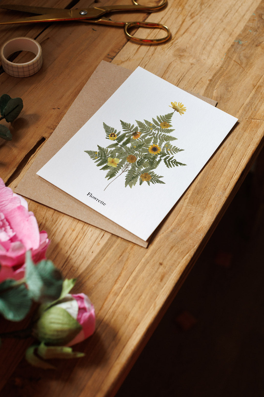 Flowrette Décoration carte postale sapin Noël jaune herbier
