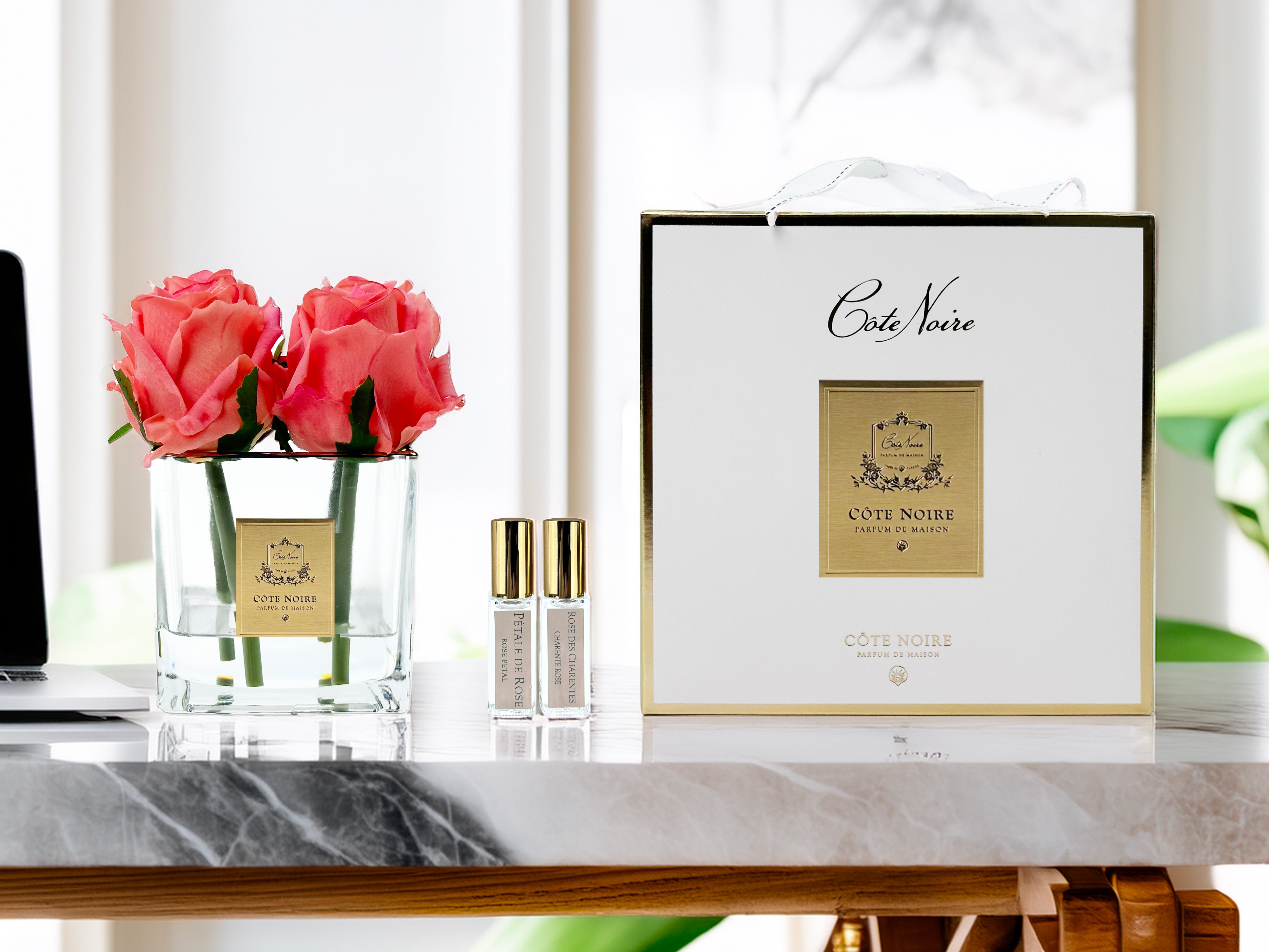 Côte Noire Couture Rosebuds SVC405 4 roses pêche vase