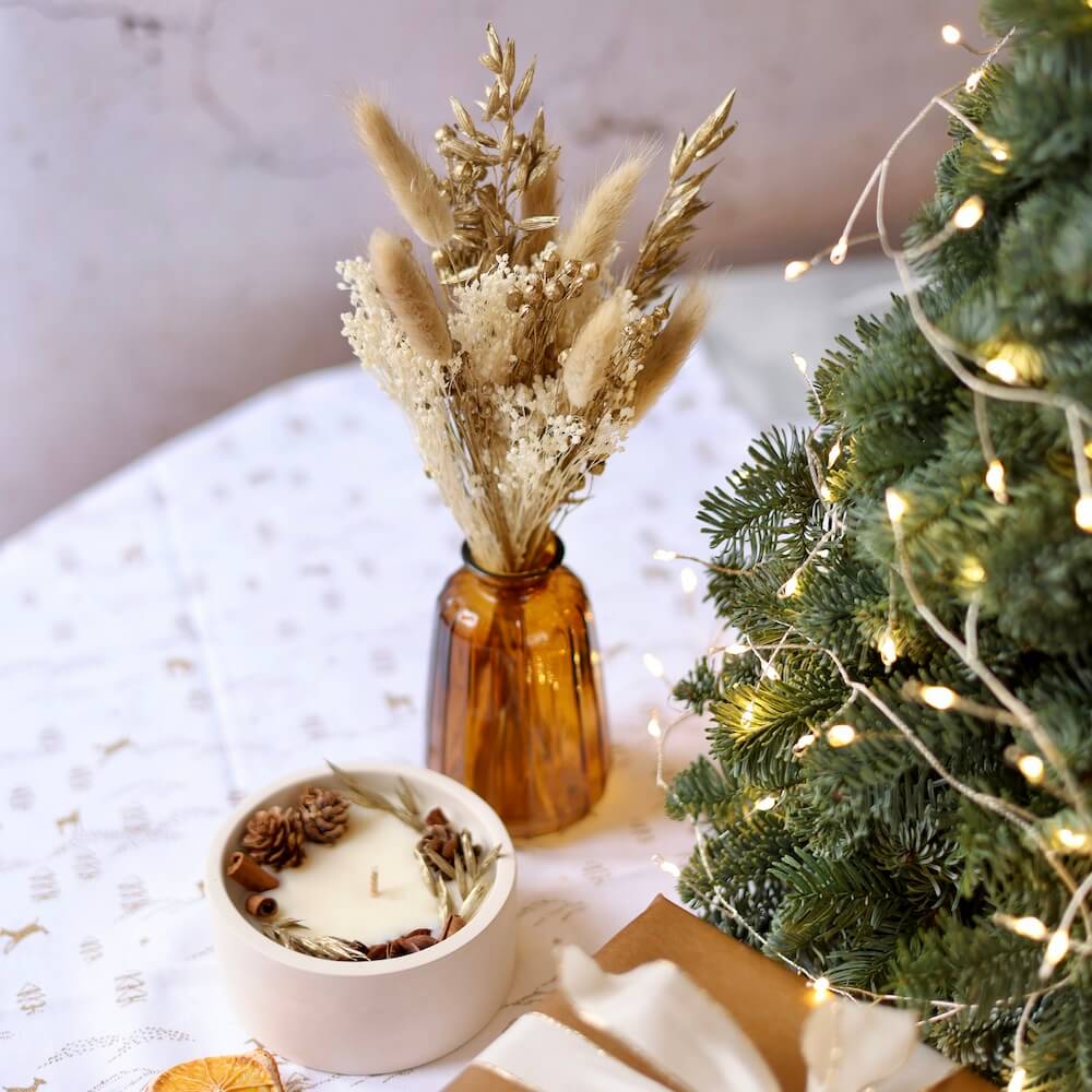 Flowrette Décoration coffret bel hiver cannelle vase