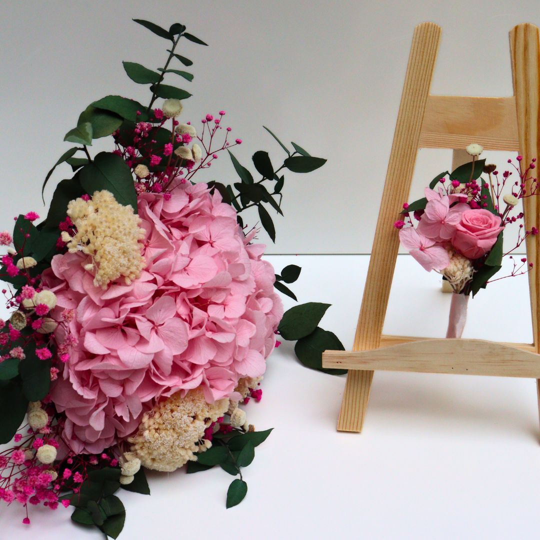 Ateliers Ouchamp Mariage Mur des Je t'aime bouquet mariée blanc