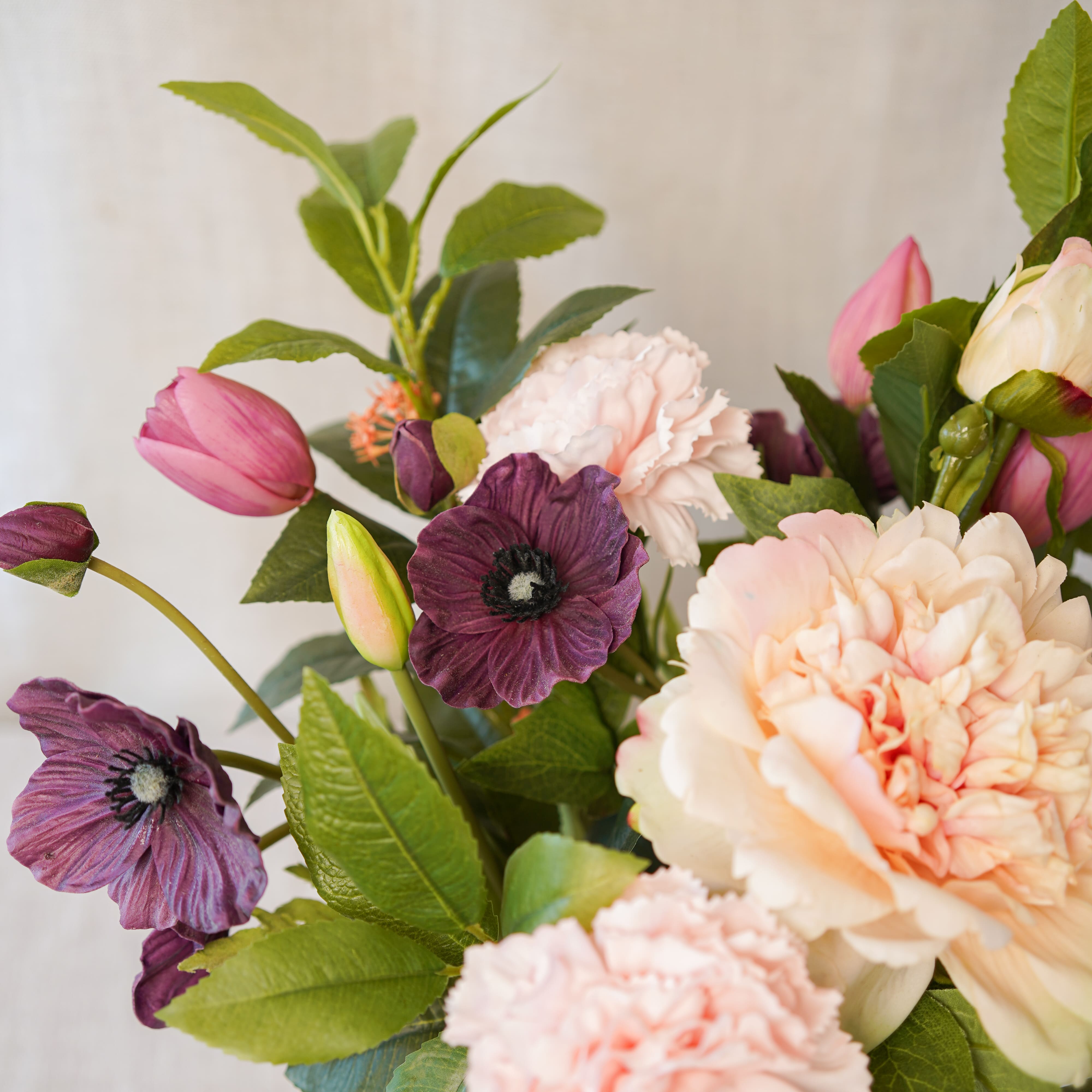 Flowrette Morgane bouquet artificiel pivoine violet rose