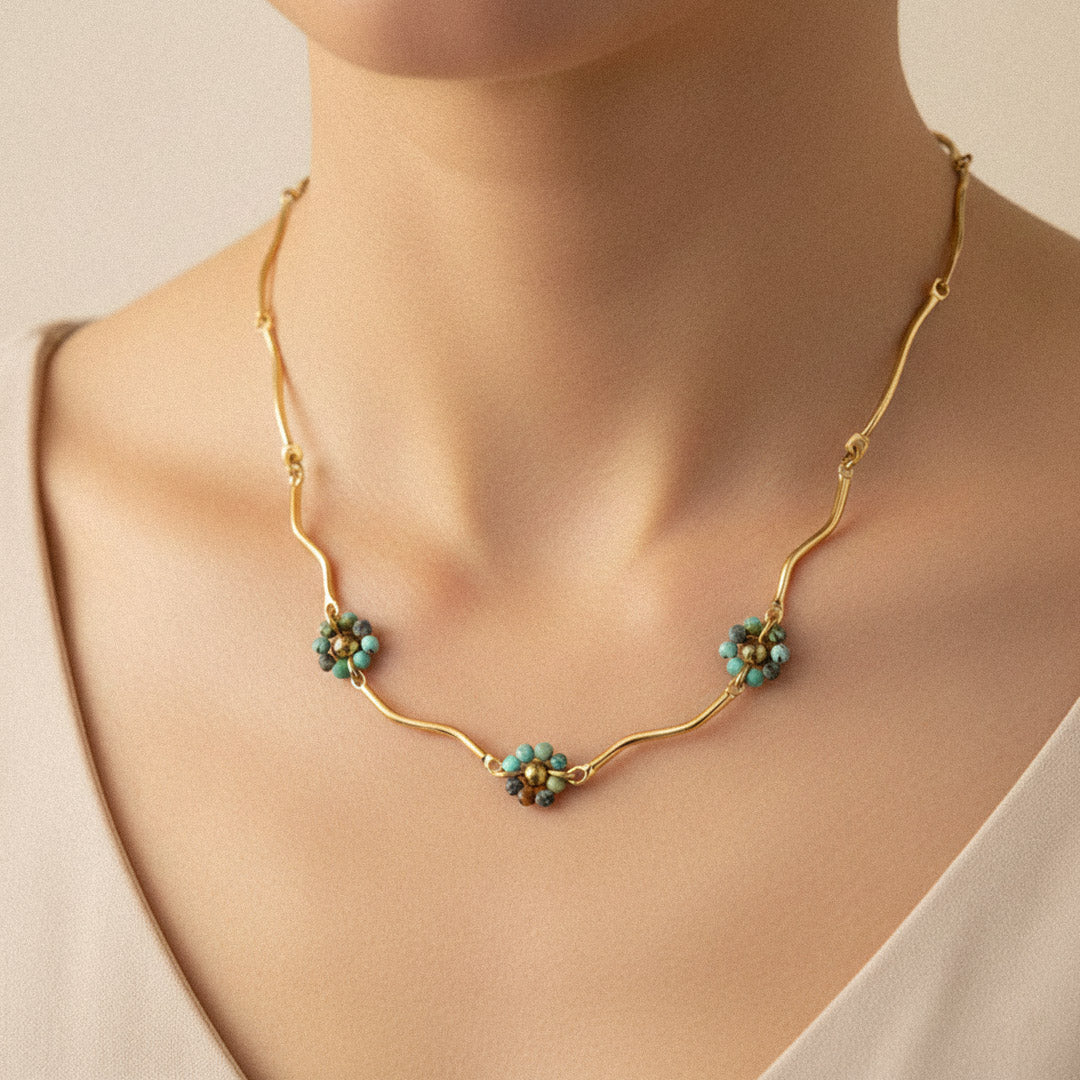 Flowrette Anémone collier doré perles naturelles floral
