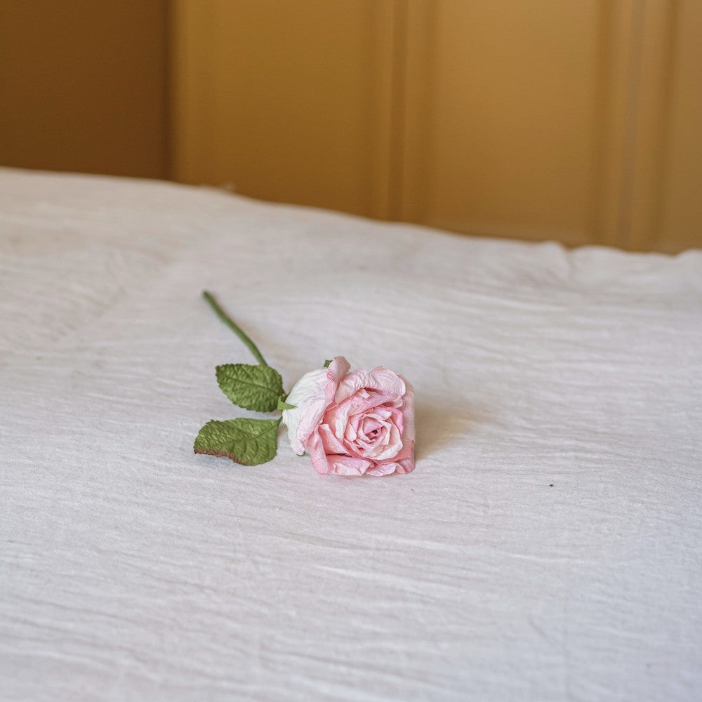Flowrette Alice rose en papier rose pâle x1 éternelle