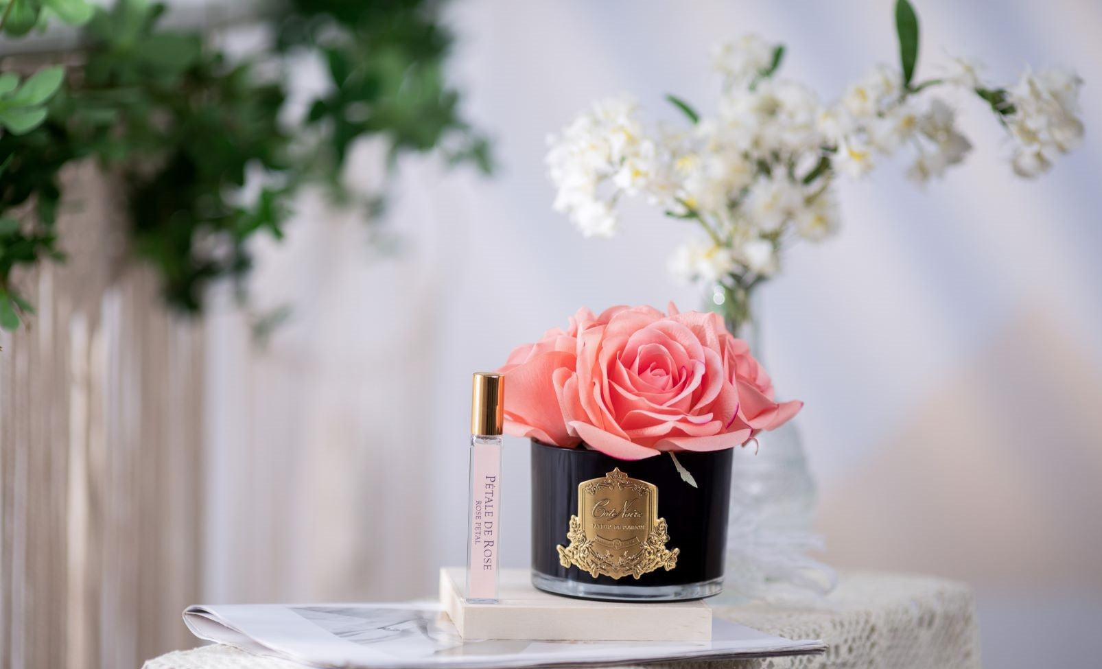 Côte Noire 5 Roses GMRB65 white peach vase noir