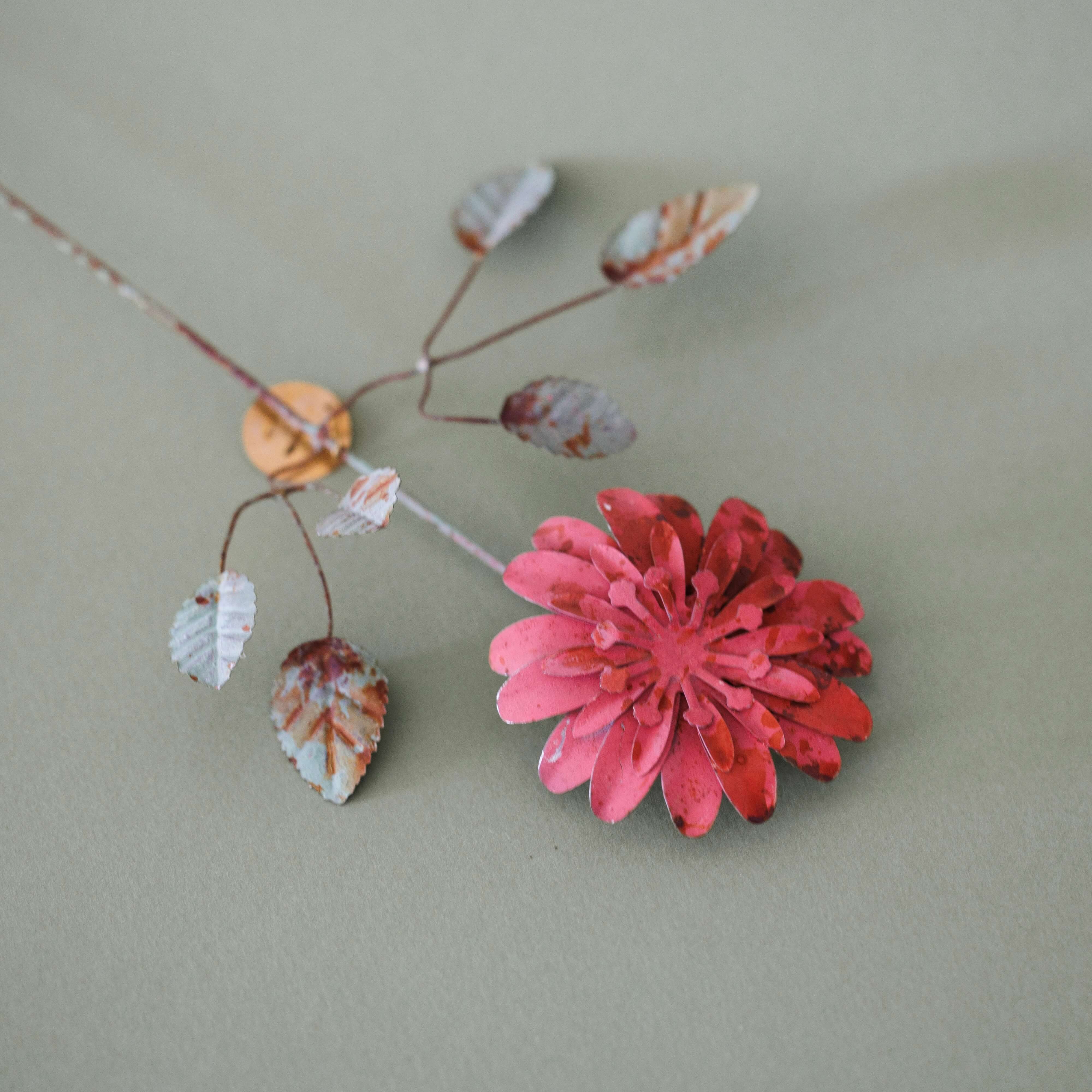 Flowrette Kalika corail fleur en laiton patiné