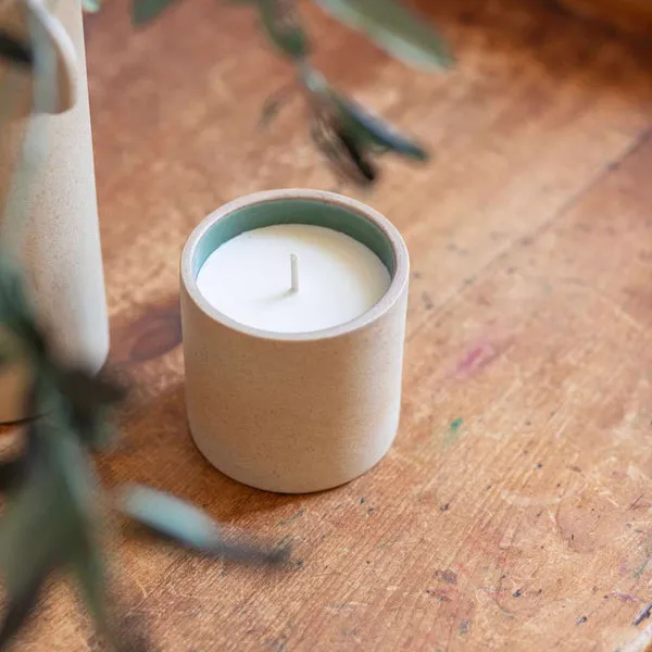 Flowrette Harmony bougie parfumée acacia pot grès vert