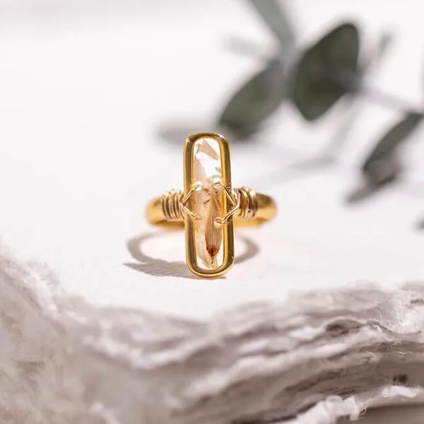 Flowrette Perline bague fleurs séchées résine doré à l'or fin ajustable