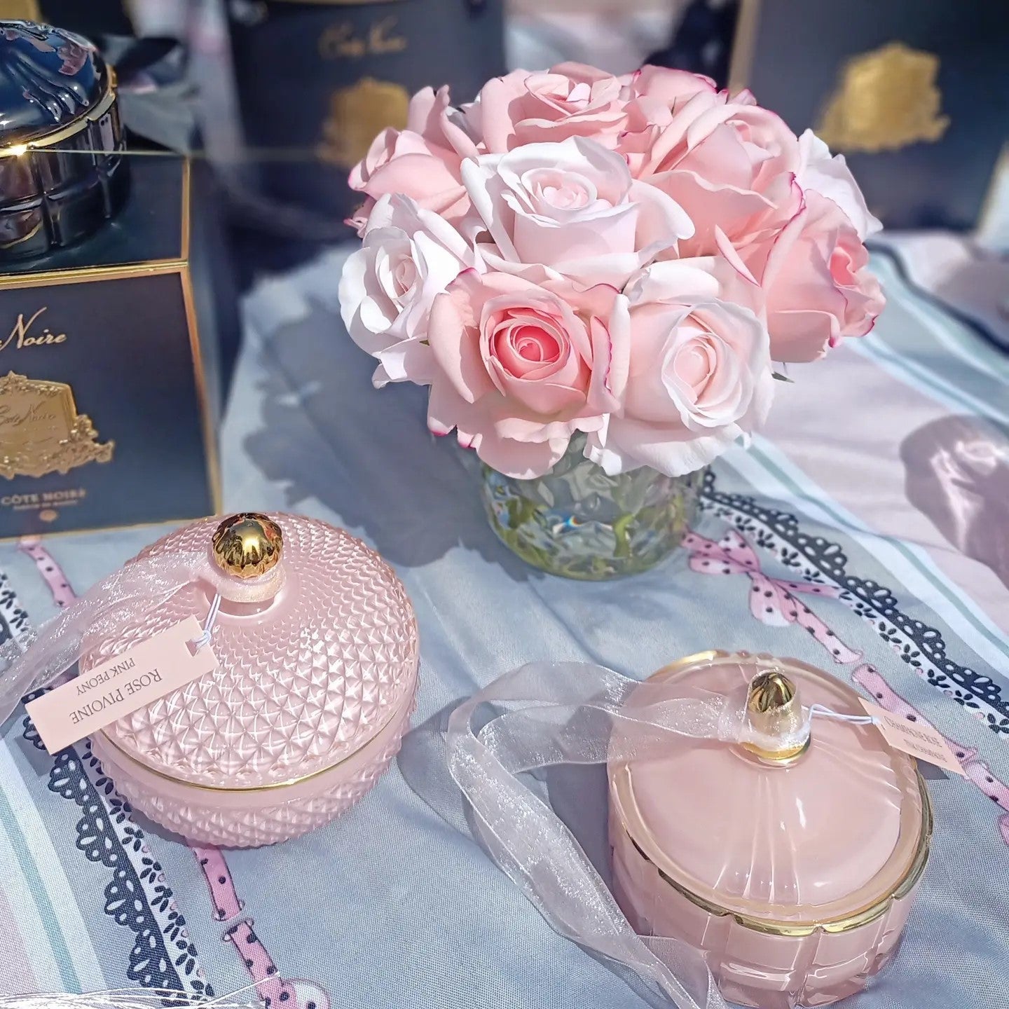 Côte Noire Art Deco GML30002 bougie Pink Champagne rose 300g