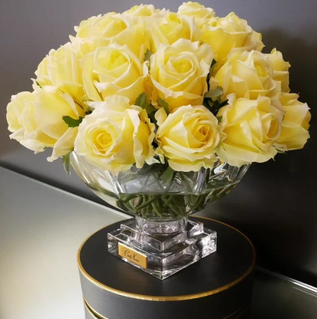 Côte Noire Centrepiece CPRB08 roses jaunes artificielles gold
