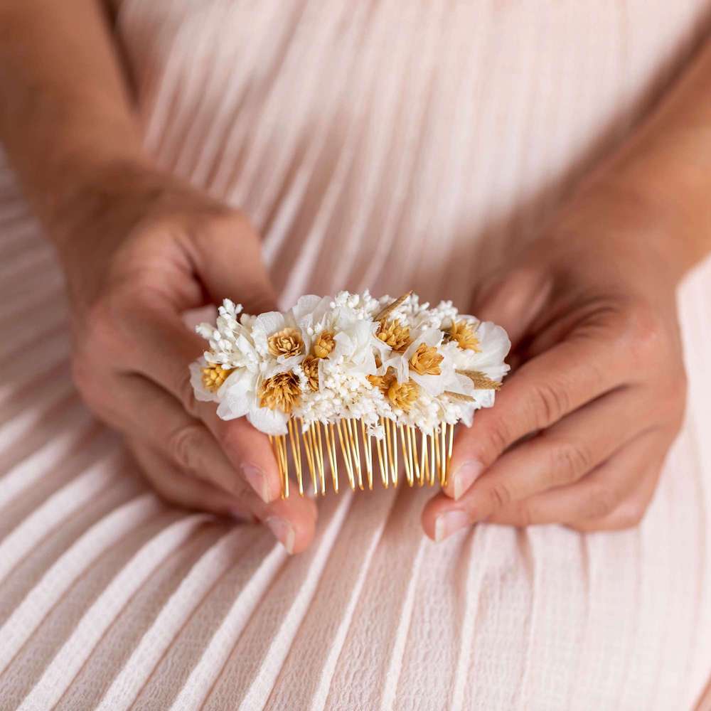 Flowrette Peigne Léna bijou cheveux fleurs séchées blanches