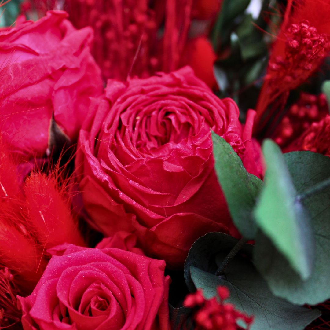 Ateliers Ouchamp Bouquets Rue de la Pompe bouquet rouge 40cm