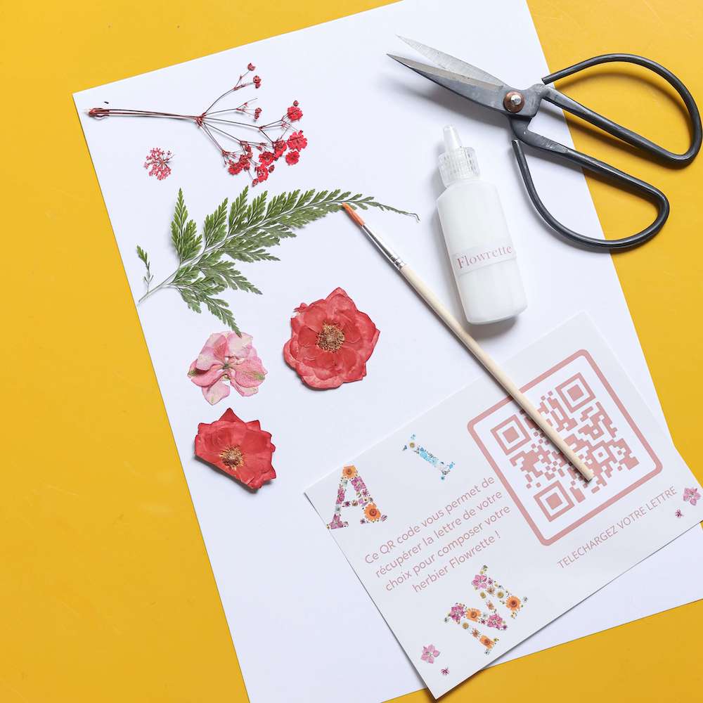 Flowrette Loisirs créatifs Kit DIY herbier abécédaire rouge