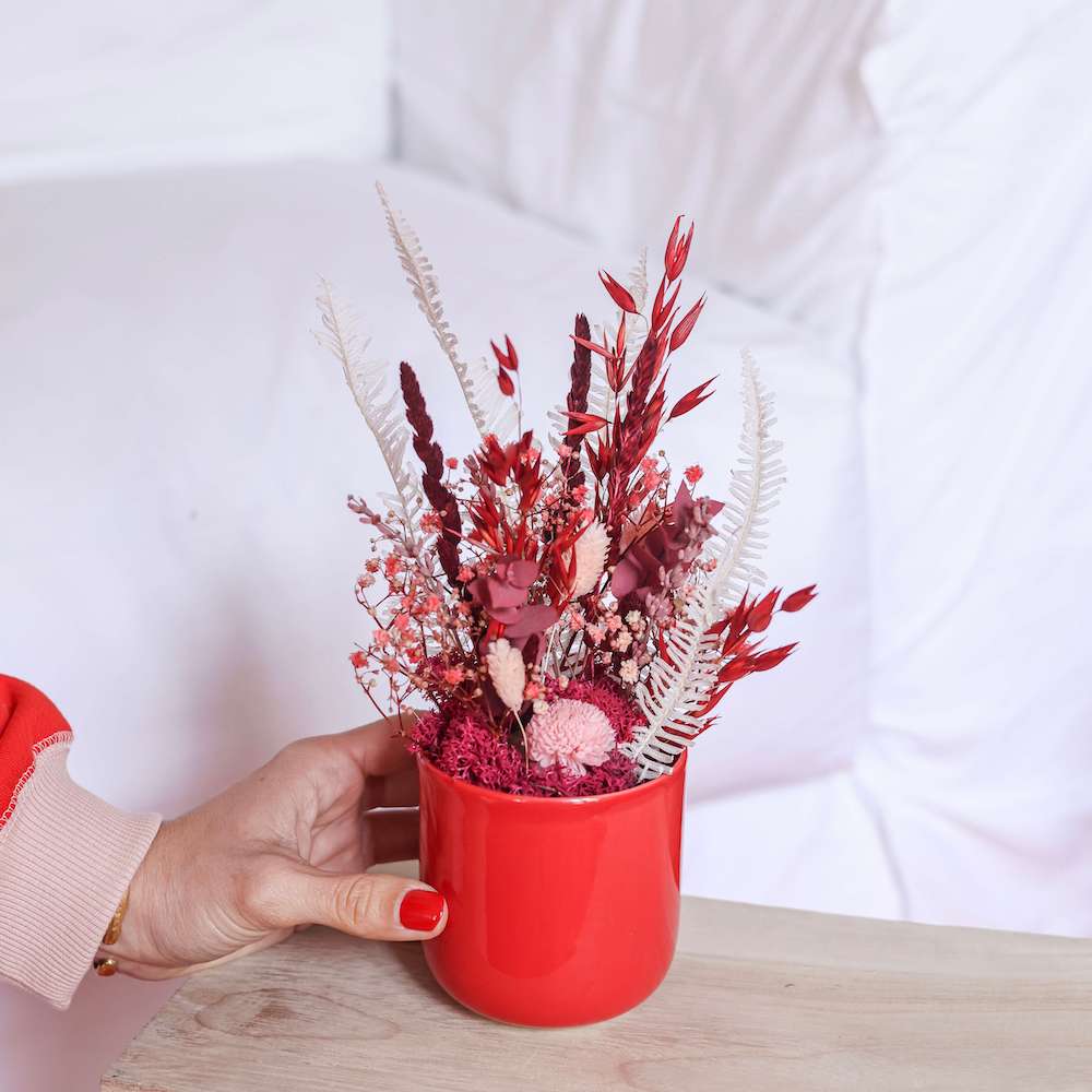 Flowrette Fleurs Séchées Composition Amour Pot Rouge
