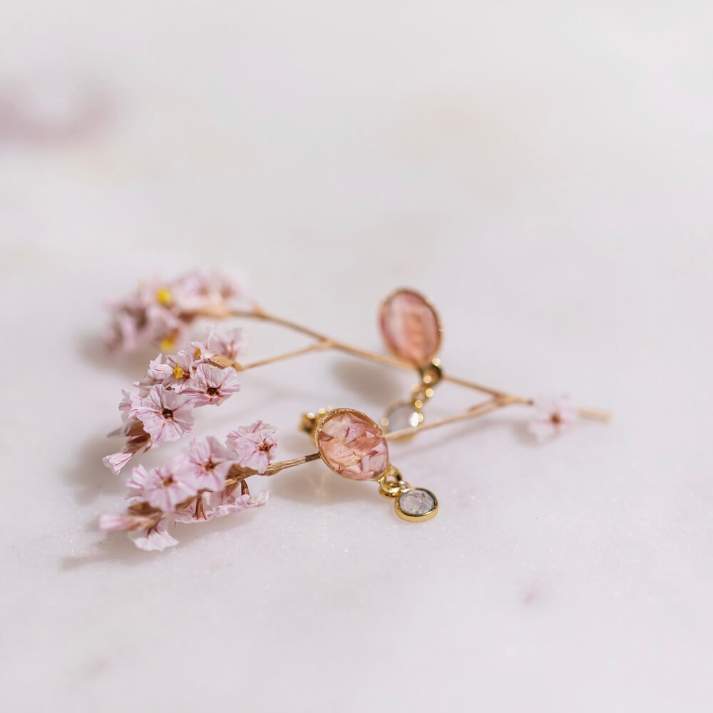 Flowrette Léonie grandes boucles oreilles fleurs séchées dorées