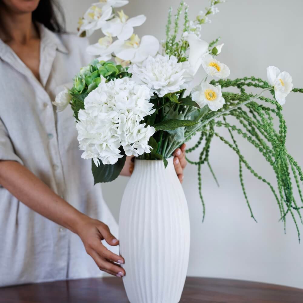 Flowrette Rosaline bouquet artificiel blanc et vert Real Touch