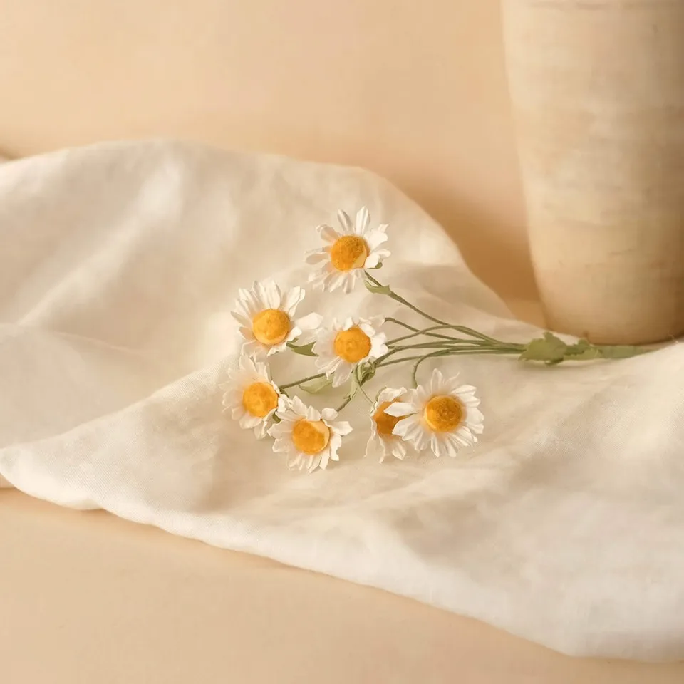Flowrette Camomille en papier fleur blanche tige x1