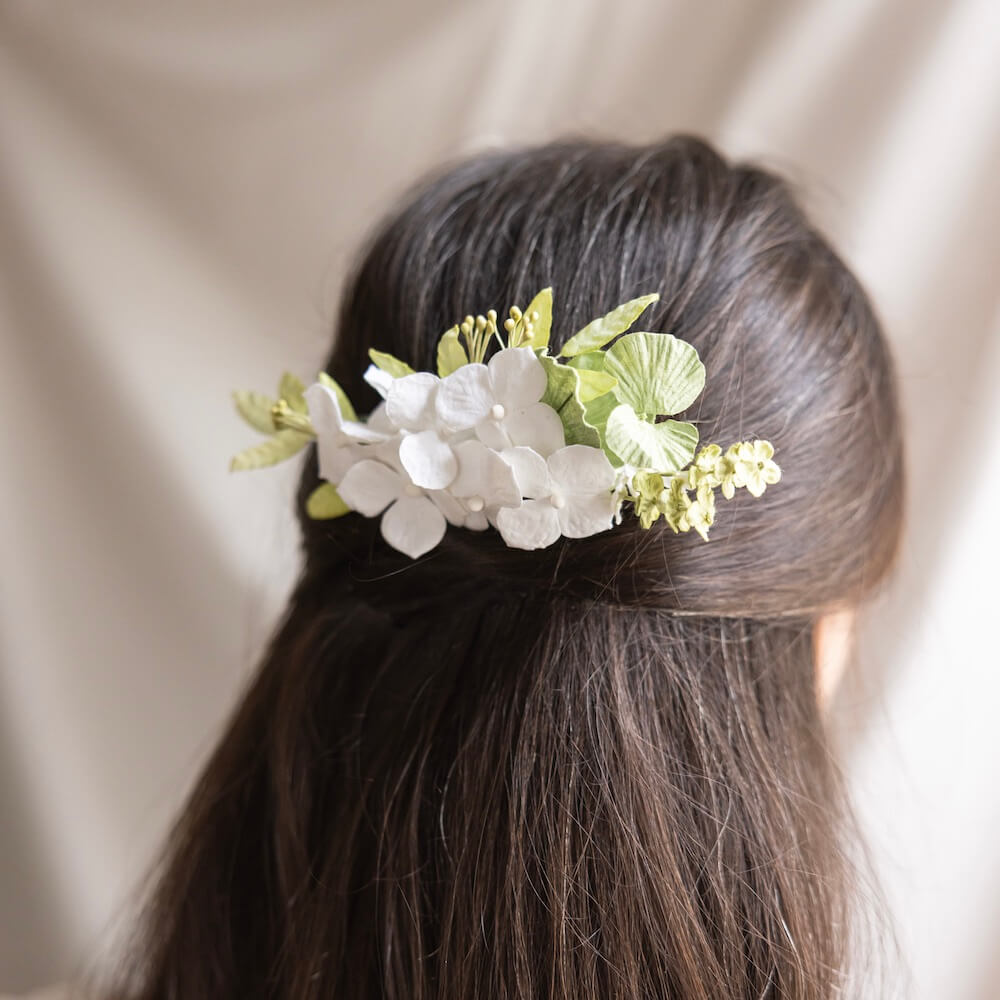 Flowrette Peigne fleurs papier blanc vert mariage