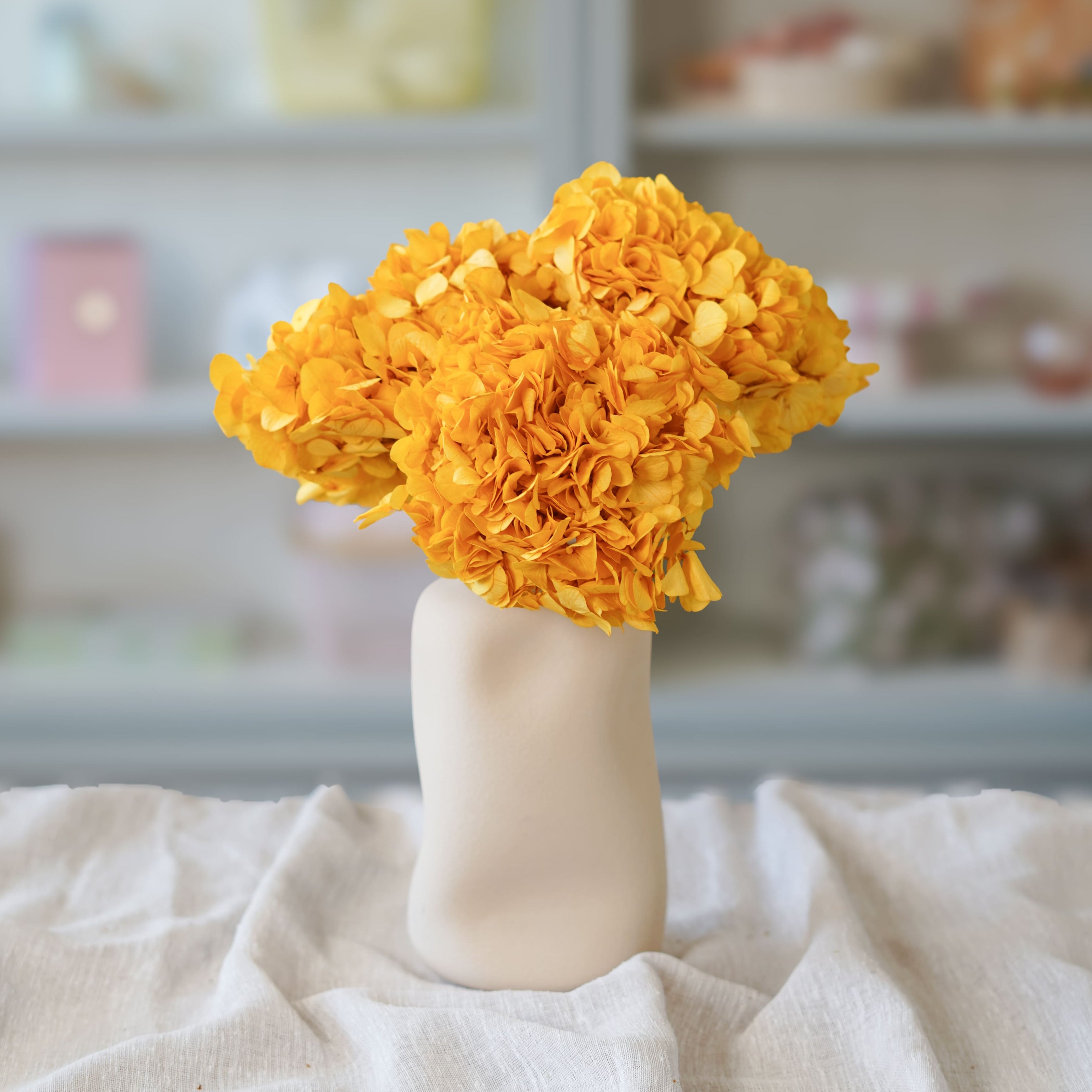Flowrette Hortensia jaune moutarde fleur stabilisée tige salon