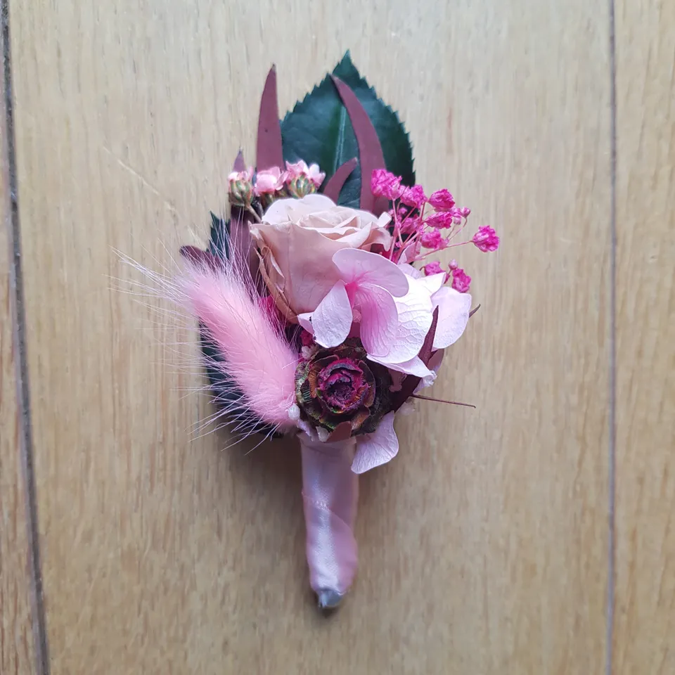 Ateliers Ouchamp Boutonnières Square Jean XXIII boutonnière mariage stabilisée